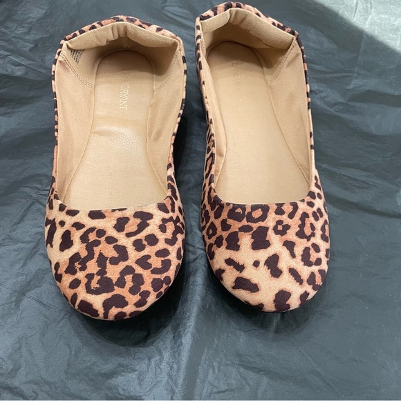 Lane Bryant 12W Rounded Toe Leopard Print Flats Cushioned Heels Comfy - Picture 5 of 8